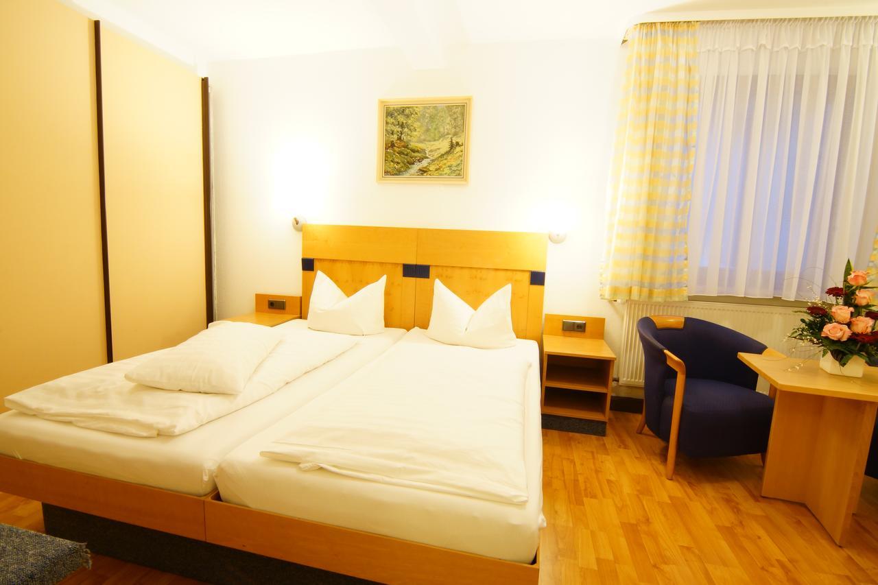 Hotel Spitzenpfeil Michelau in Oberfranken Exterior photo
